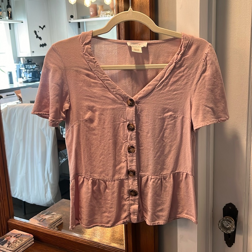 Peplum type linen-like pink top